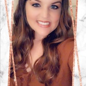 Meet your Posher, Caroline